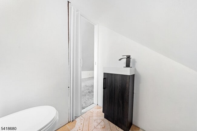 Building Photo - 334 Pine St