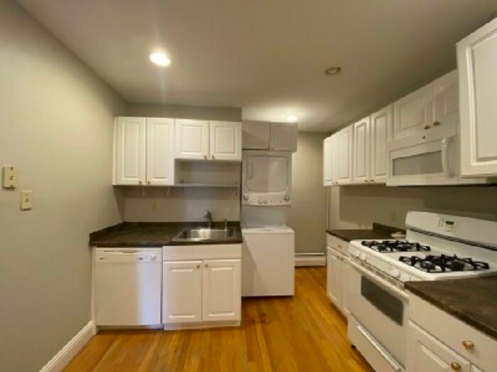 Building Photo - 350 Allston St