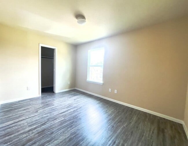 Building Photo - 16666 E Hammon