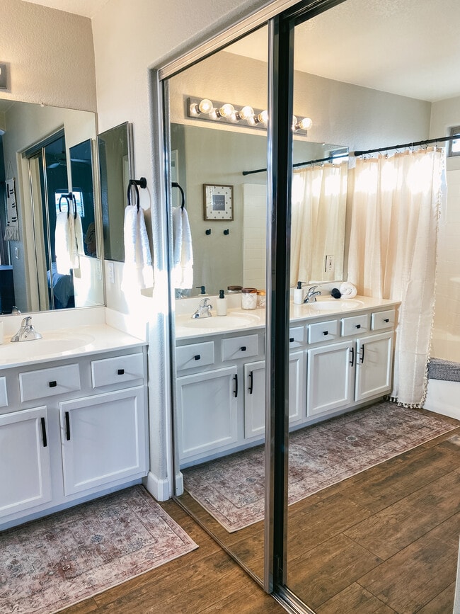 Building Photo - 14286 W Cora Ln