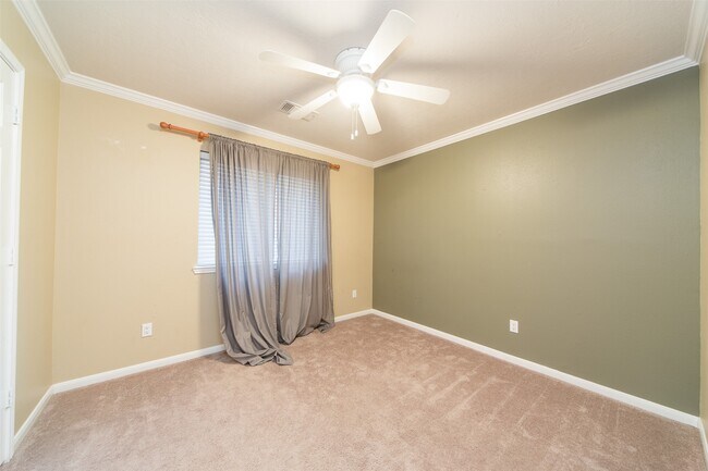 Building Photo - 3114 Glenwood Dr