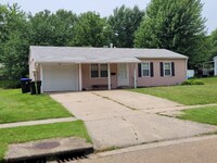 Building Photo - 4801 SW 28th St