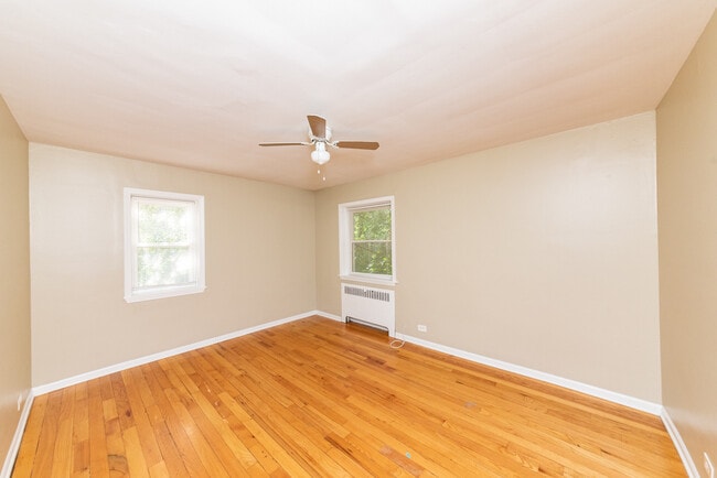 Building Photo - 233 Custer Ave