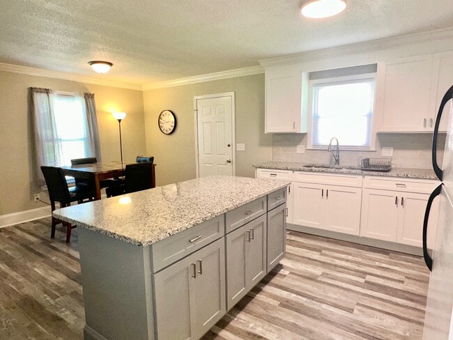 Building Photo - 1205 Furches Ave