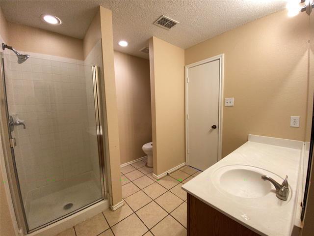 Building Photo - 313 Willow Oak Dr
