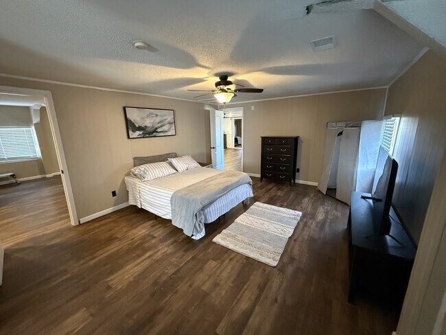 Building Photo - 11324 Rineyville Rd