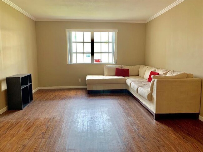 Building Photo - 1851 NE 62nd St