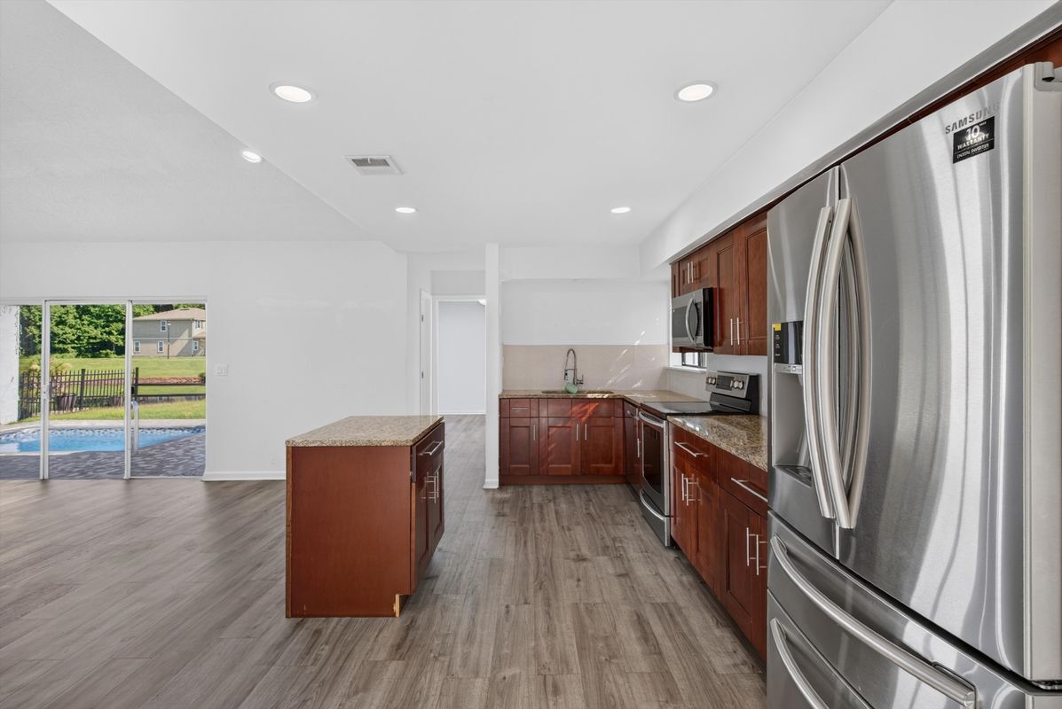 Building Photo - 7812 Linkside Dr