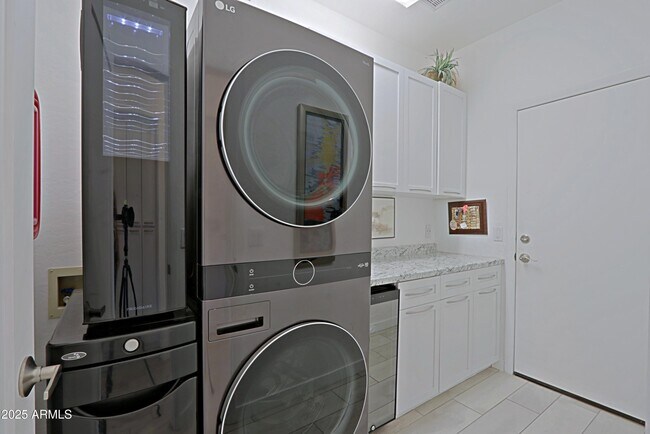 Building Photo - 32748 N 69th St