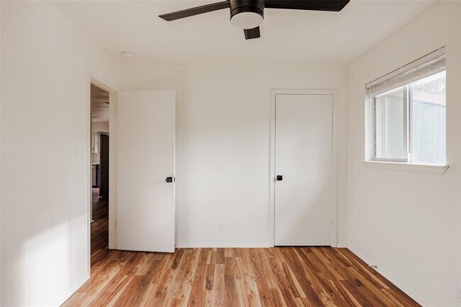 Building Photo - 1403 Randy Cir