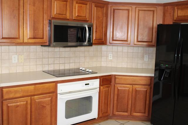 Building Photo - 7977 Glenway Dr