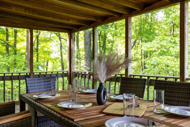 Building Photo - 108 Helms Hill Rd