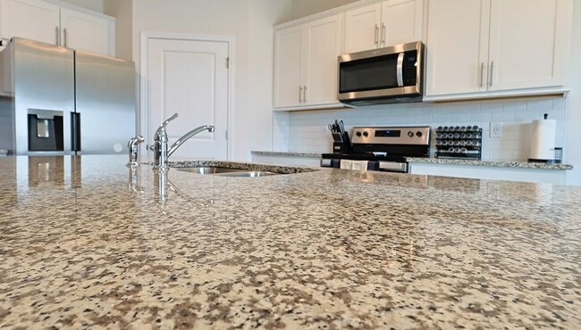 Building Photo - Beautiful 5 Bedroom, 3 Bath Home- New to Rental Market- Short Commute to Ft. Bragg