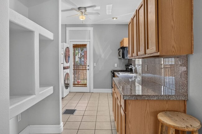 Building Photo - 3030 Stout St