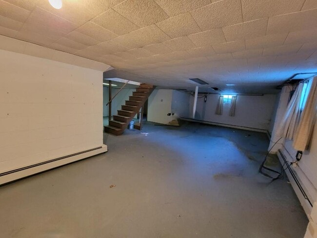 Building Photo - 67 Plum St