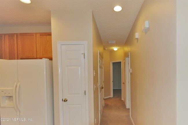 Building Photo - 12301 Kernan Forest Blvd