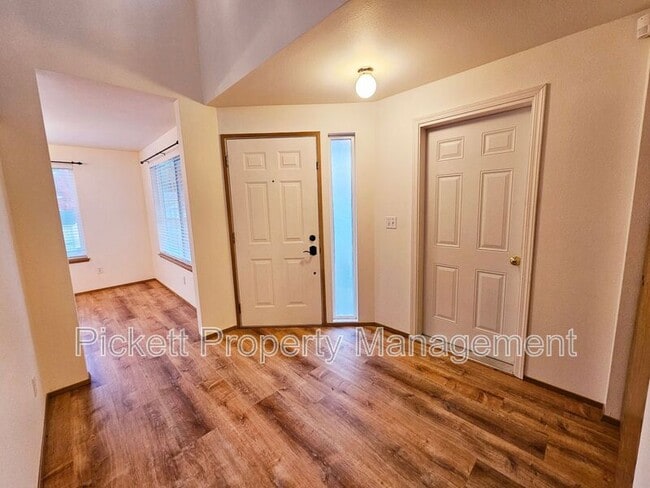 Building Photo - 1181 Landover Pl