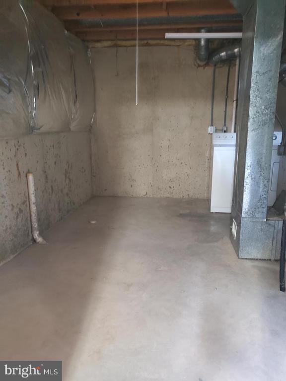 Building Photo - 5906 Cascade Dr