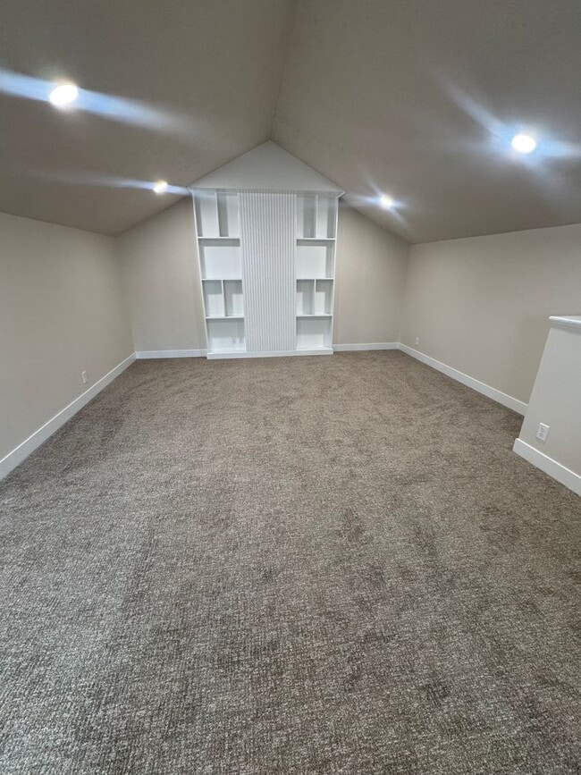 Building Photo - Beautiful Cottonwood Heights Duplex!