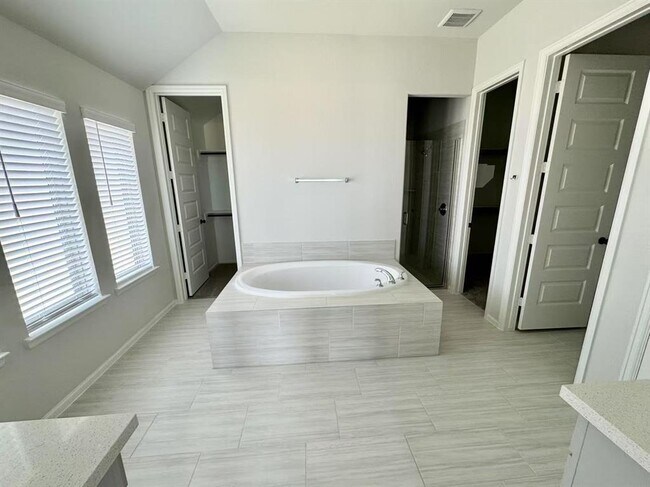 Building Photo - 31310 Wildflower Fld Ct