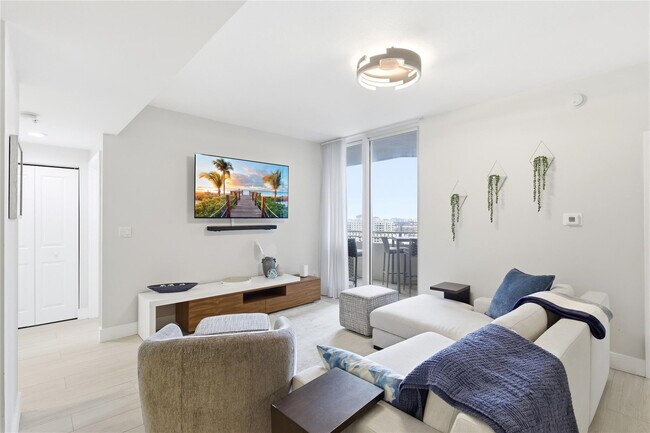 Building Photo - 511 SE 5 Ave