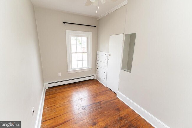 Building Photo - 1109 N Division St