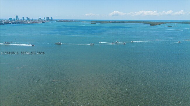 Building Photo - 1200 Brickell Bay Dr