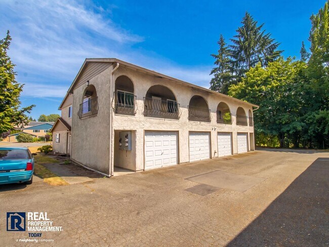 Building Photo - 6115 Glen Mary Ln SE