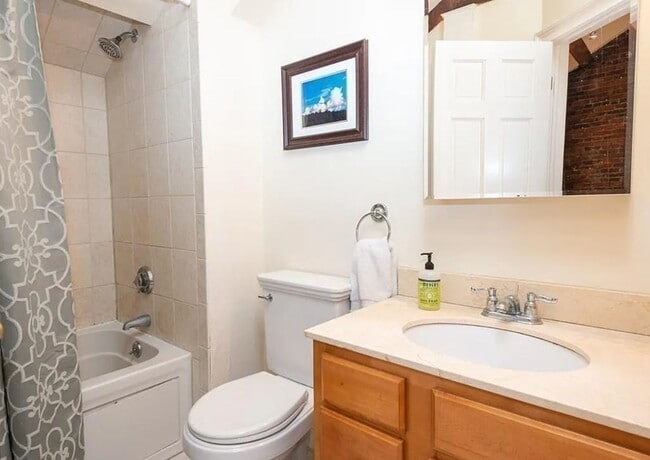 Building Photo - 141 Washington St