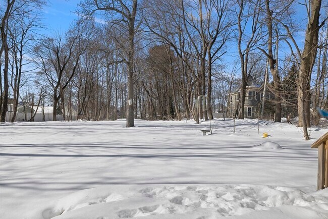 Building Photo - 122 Union St