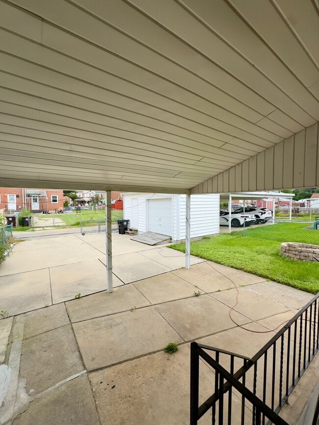 Building Photo - 8166 Del Haven Rd
