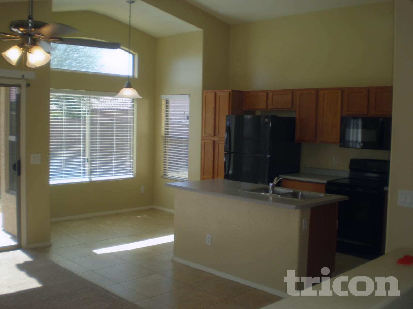 Building Photo - 16559 W Post Dr