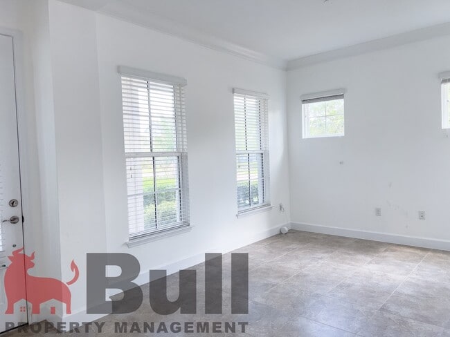 Building Photo - 14014 Dunant Ln