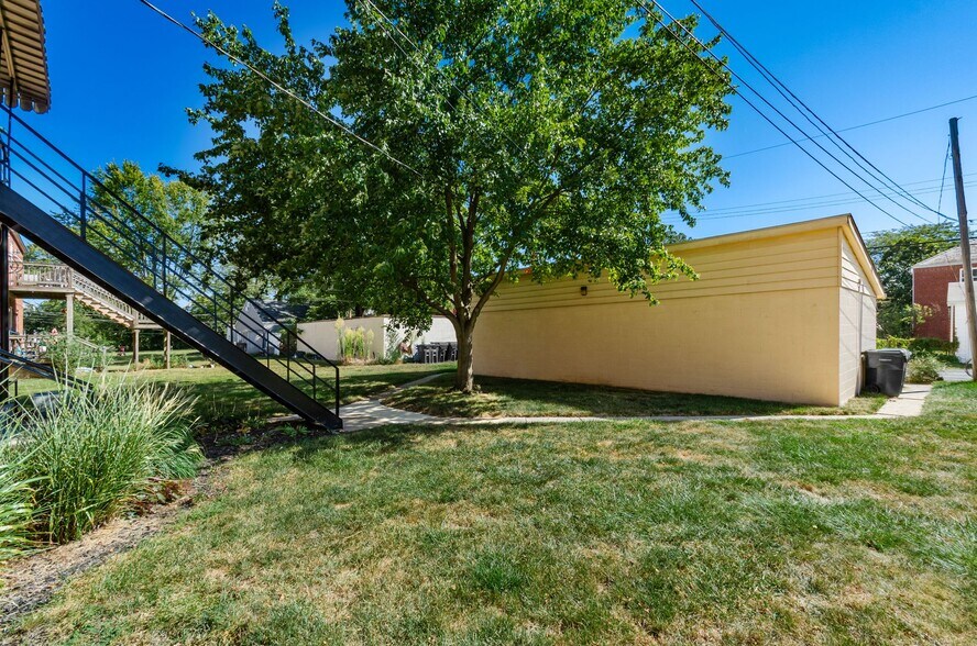 Building Photo - 1448 Elmwood Ave