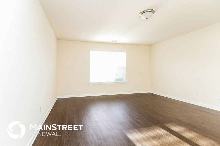 Building Photo - 2613 Stinger Dr