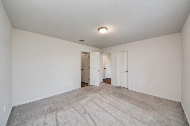 Building Photo - 164 Goldenrod