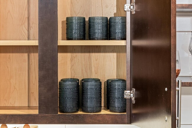 Building Photo - 301 N 7th Ave