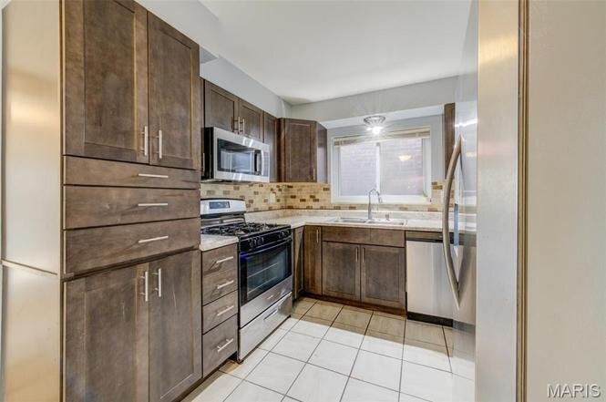 Building Photo - 125 Koeln Ave