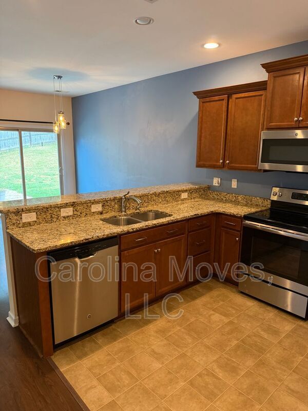 Building Photo - 123 Dunnsmore Dr