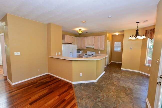 Building Photo - Lakefront home in Grassfield School District