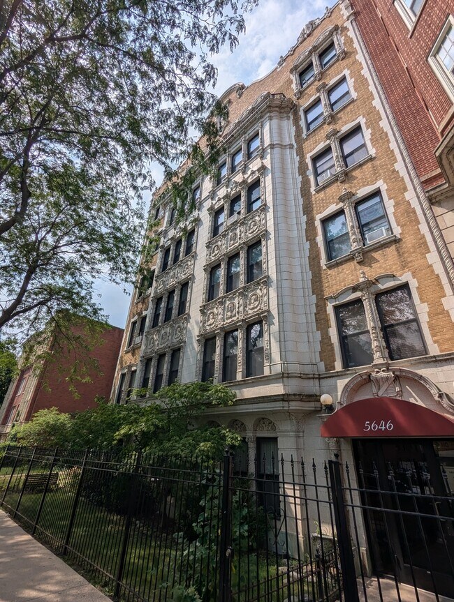 Primary Photo - 5646 N Kenmore Ave