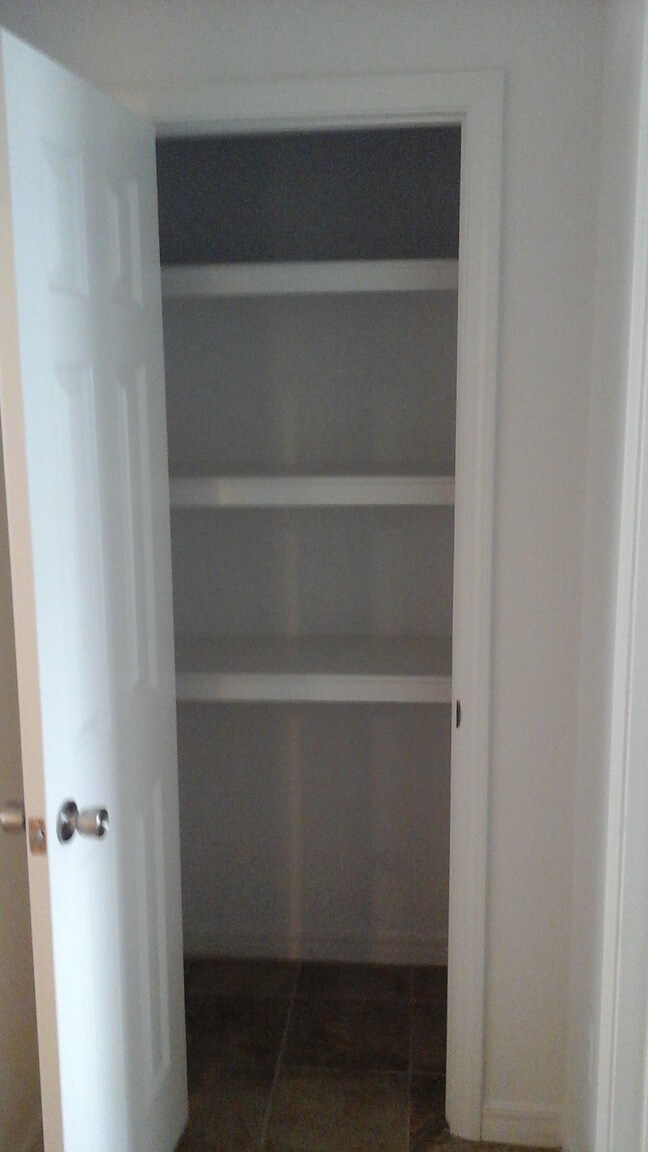 Building Photo - 1618 S Ave G Ave