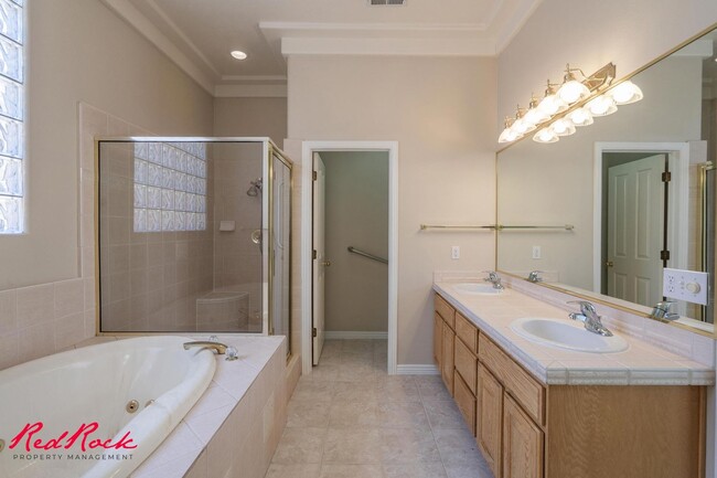 Building Photo - Comfortable 3-bedroom Home. Small Dog Frie...