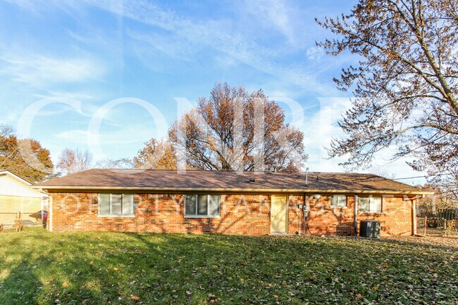 Building Photo - 2708 Astro Dr