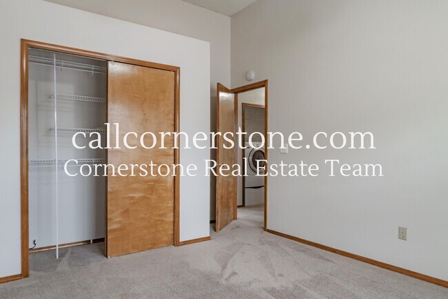 Building Photo - 630 Fernglen Ct