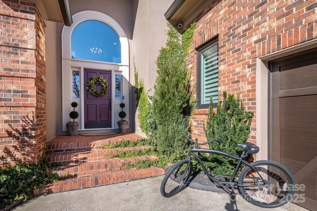 Building Photo - 7323 Swansea Ln