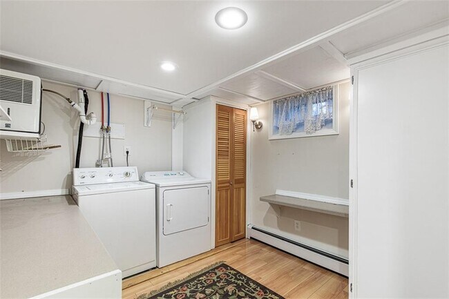 Building Photo - 14 Rip Van Winkle Cir