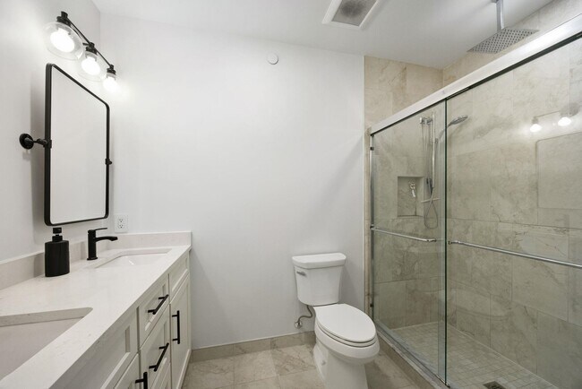 Building Photo - 3316 John F. Kennedy Blvd