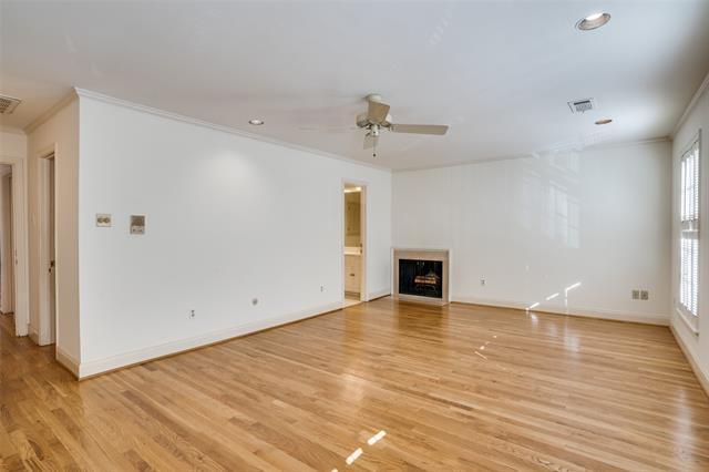 Building Photo - 4100 Lovers Ln