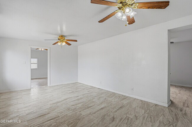 Building Photo - 15088 Rancho Del Sur Dr
